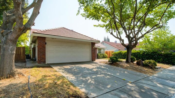 Property Photo: 596 Rambleton Drive CA 95688