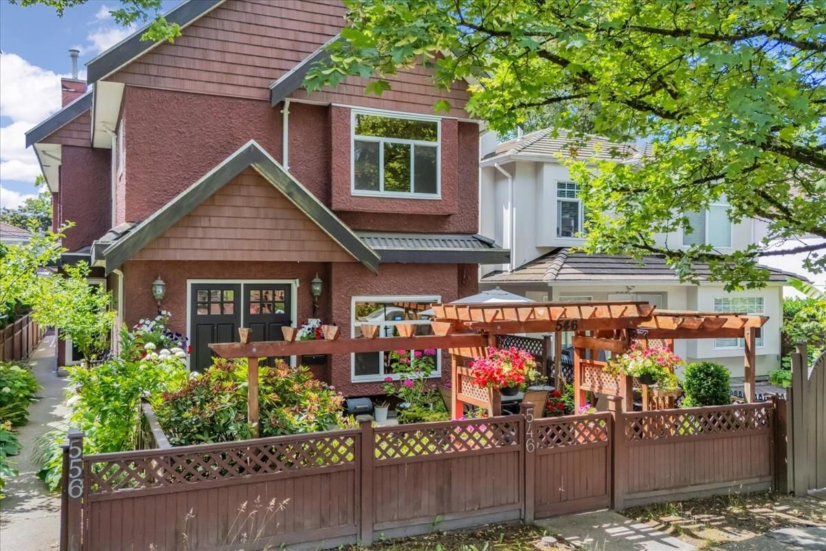 Property Photo:  546 E 44th Avenue  BC V5W 1W5 