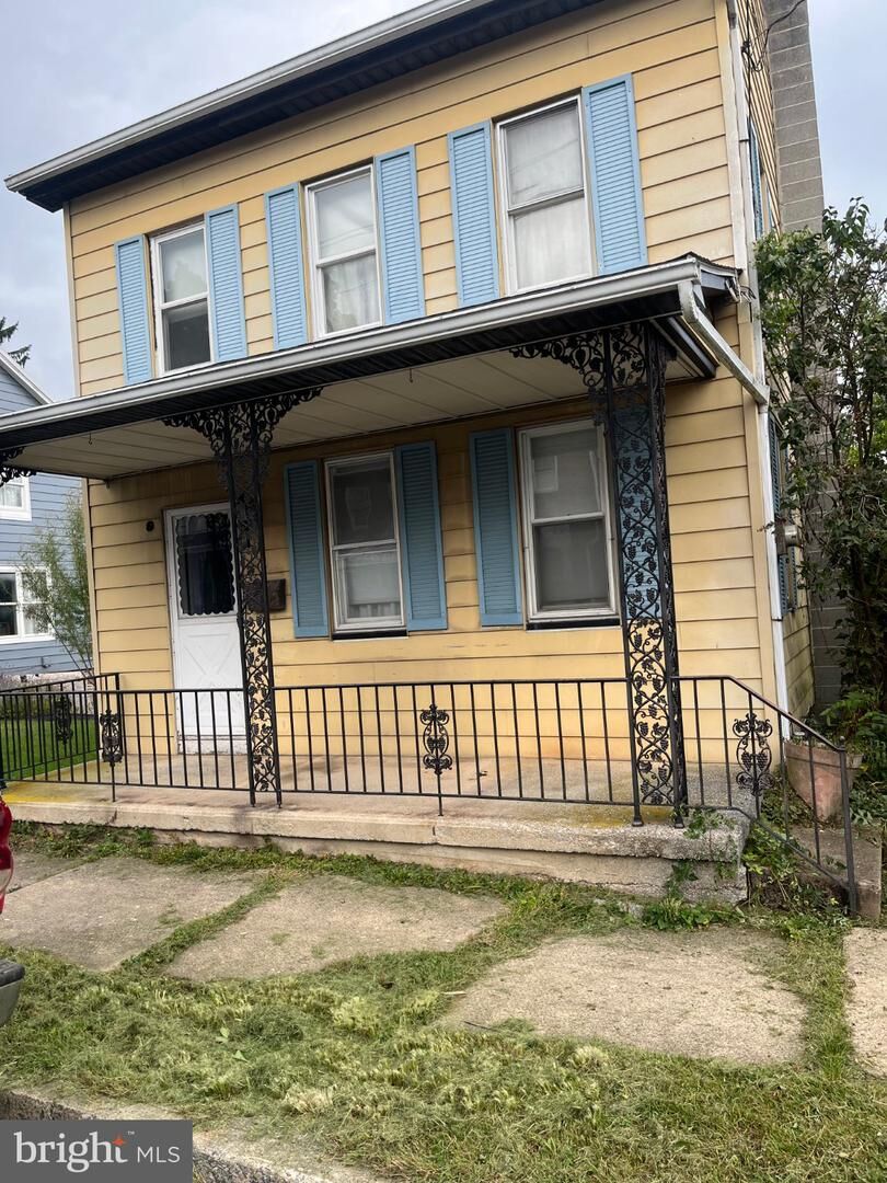 Property Photo:  211 Maple Avenue  PA 17053 