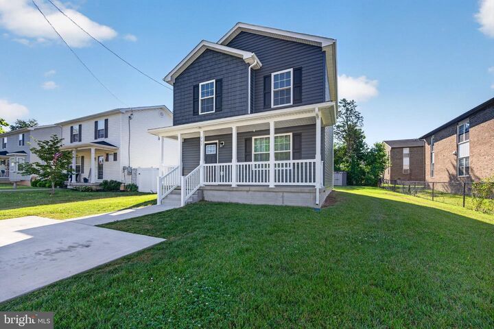 Property Photo:  207 S Loudoun Street  VA 22657 