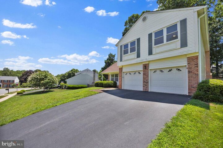 Property Photo:  203 Markwood Drive  VA 20165 