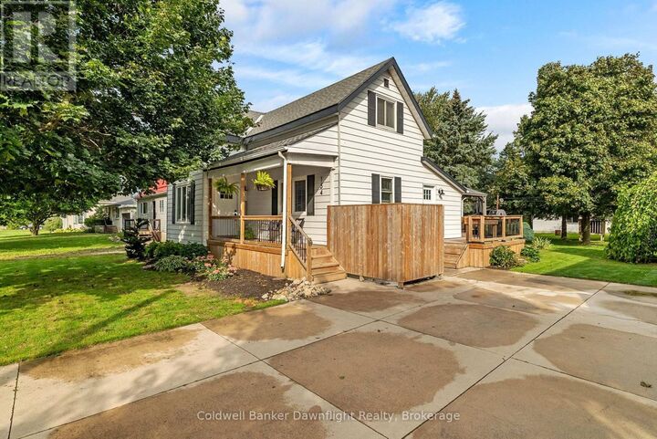 Property Photo: 154 Richmond Street ON N0M 1X0