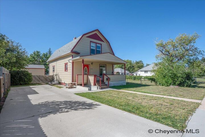 Property Photo:  2215 E 17th St  WY 82001 