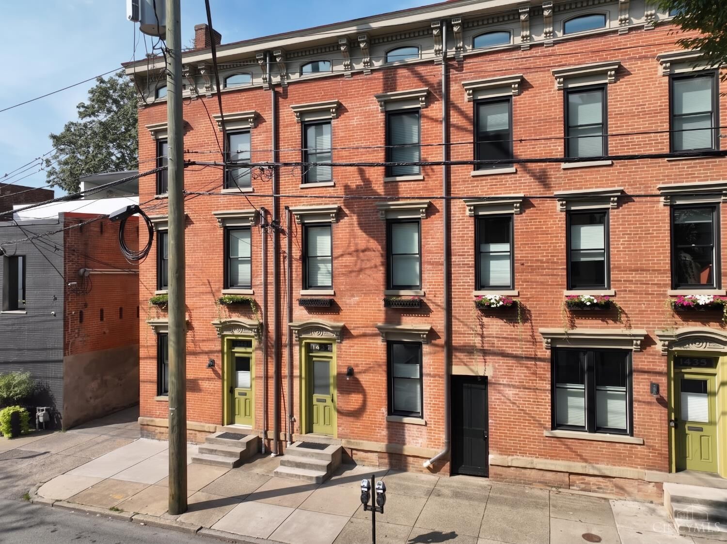 Property Photo: 1433 Elm Street OH 45202