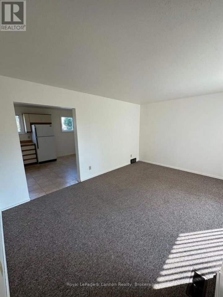 Property Photo:  402 James Street North  ON P7C 4T2 