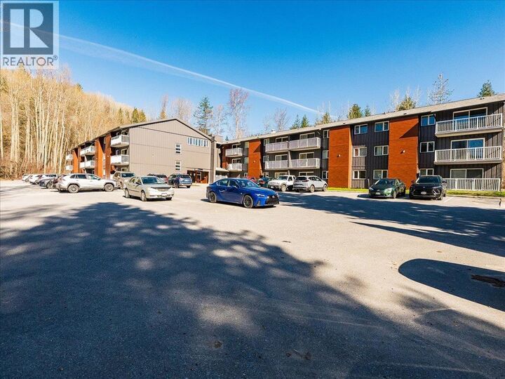 Property Photo:  880 Wordsworth Avenue 201  BC V1R 2V9 