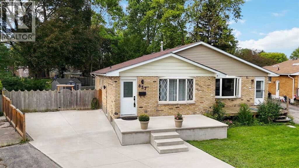 Property Photo:  837 Wilmont Place  ON N7T 4Z9 