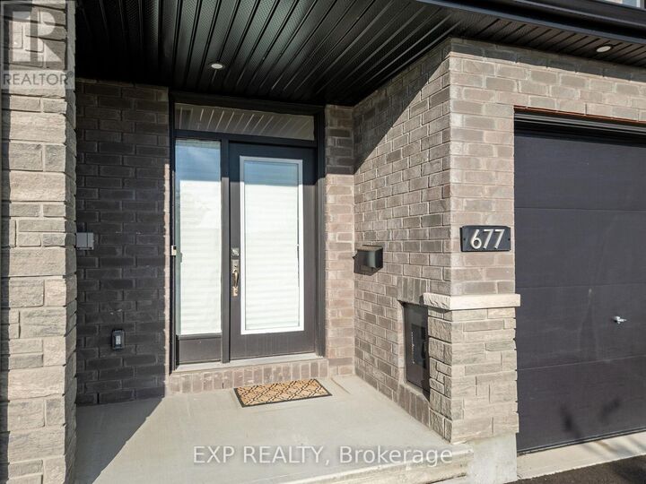 Property Photo: 677 Cordelette Circle ON K1W 0P2