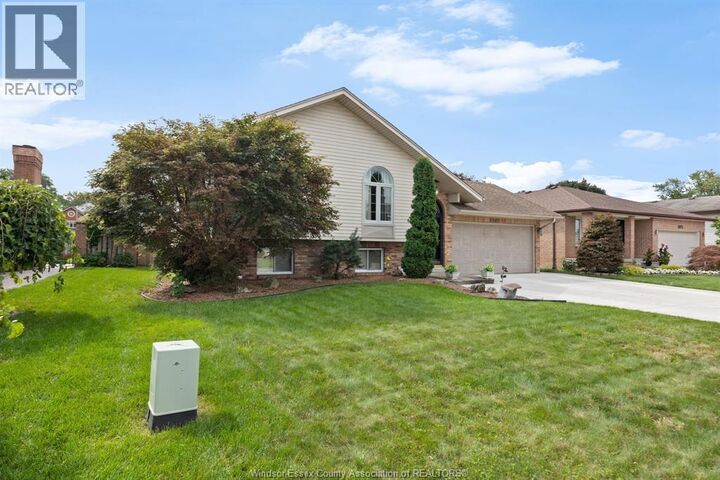 Property Photo:  2085 Edgemore  ON N9H 2J9 