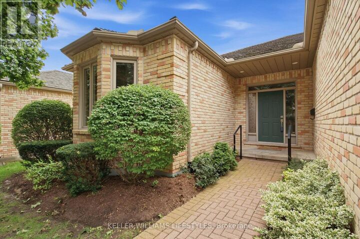 Property Photo:  1040 Riverside Drive 61  ON N6H 5N4 