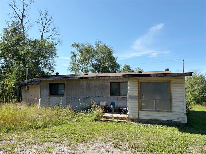 Property Photo:  29 Spruce Street  MB R0E 2E0 