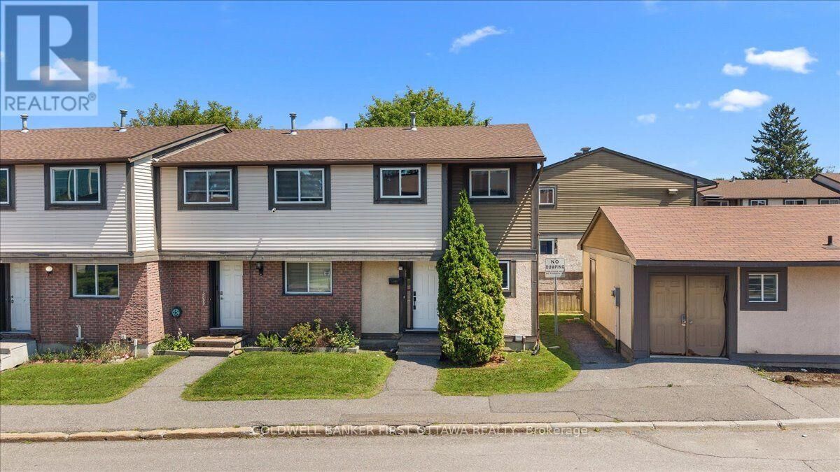 Property Photo: 2701 Pimlico Crescent ON K1T 2A7