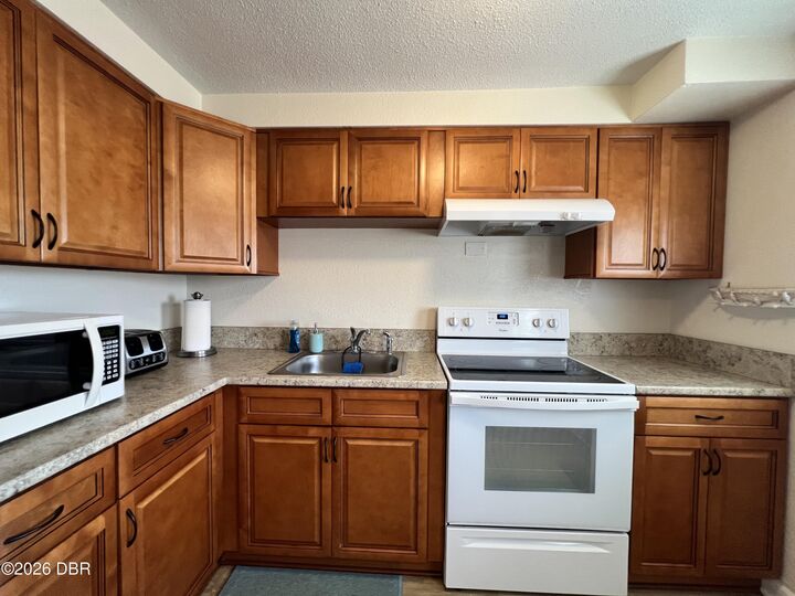 Property Photo:  1750 S Palmetto Avenue 0350  FL 32119 