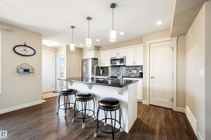 Property Photo:  4478 Annett Common SW  AB T6W 2V7 