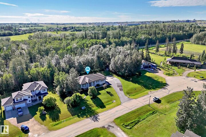Property Photo:  53216 Rge Road 264 7  AB T7Y 1A4 