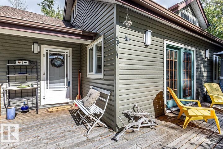 Property Photo:  B24 Golden Crescent  AB T0C 2C0 
