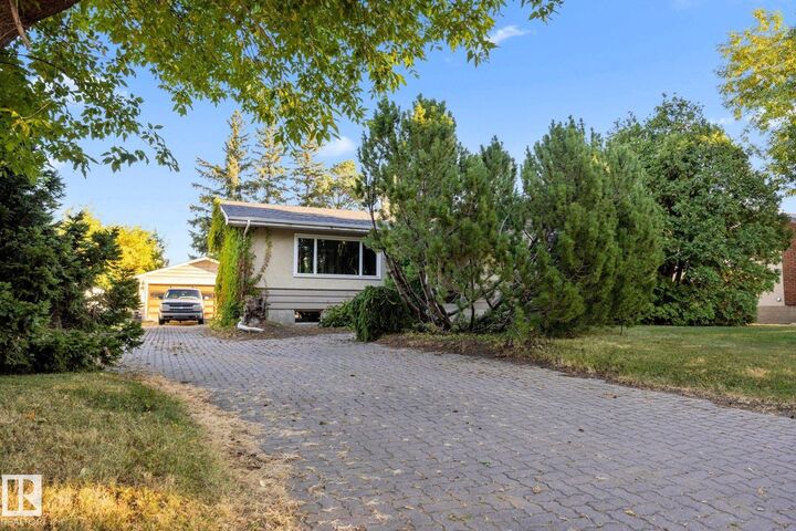 Property Photo:  6 Raven Drive  AB T8A 0C3 