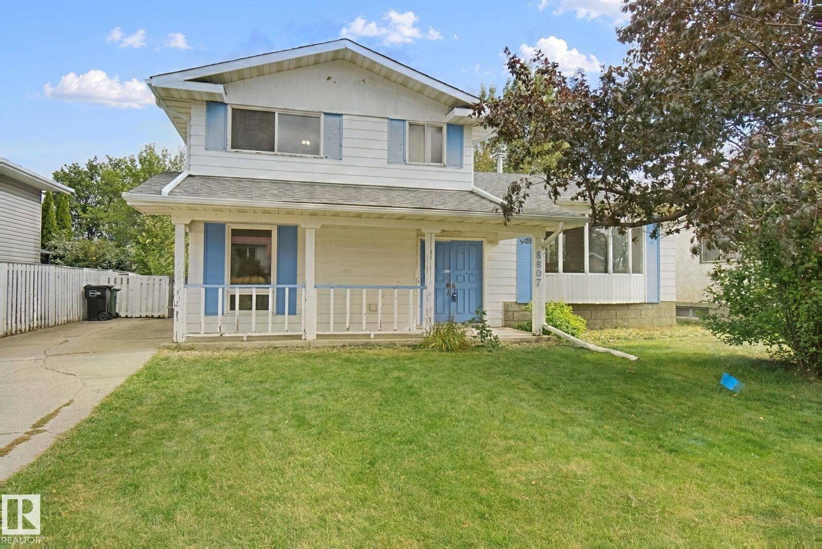 Property Photo:  8807 181 Street NW  AB T5T 0Y5 