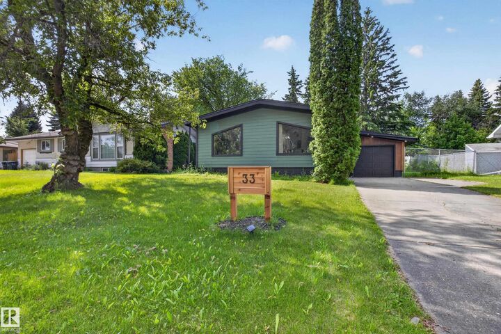Property Photo:  33 Hazel Street  AB T8H 1H7 