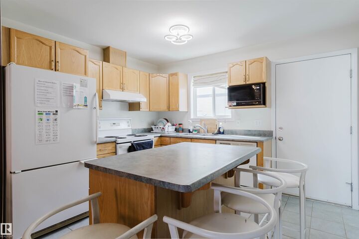 Property Photo: 10909 106 Street NW 66 AB T5H 4M7