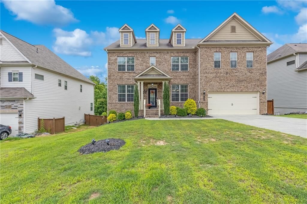 Property Photo: 7905 Brewton Creek Drive GA 30028
