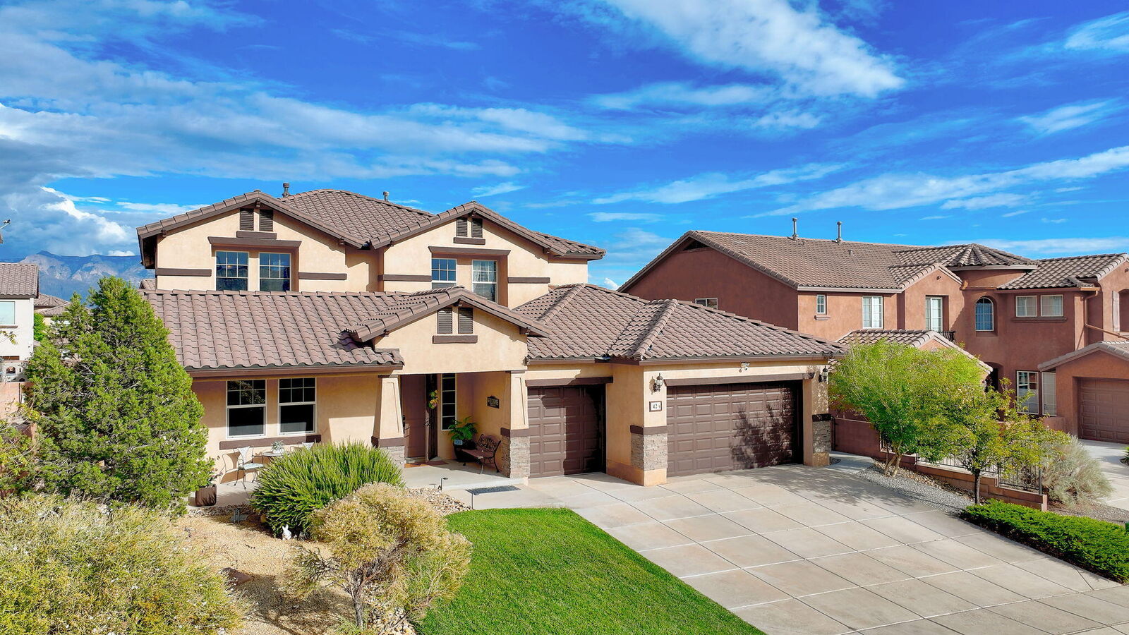 Property Photo:  42 Los Miradores Drive NE  NM 87124 