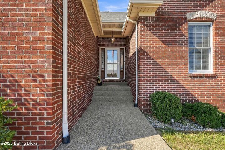 Property Photo: 108 Maddox Ave KY 40071