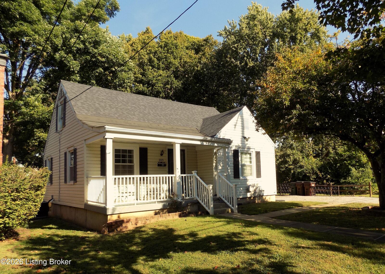 Property Photo:  3535 Warner Ave  KY 40207 