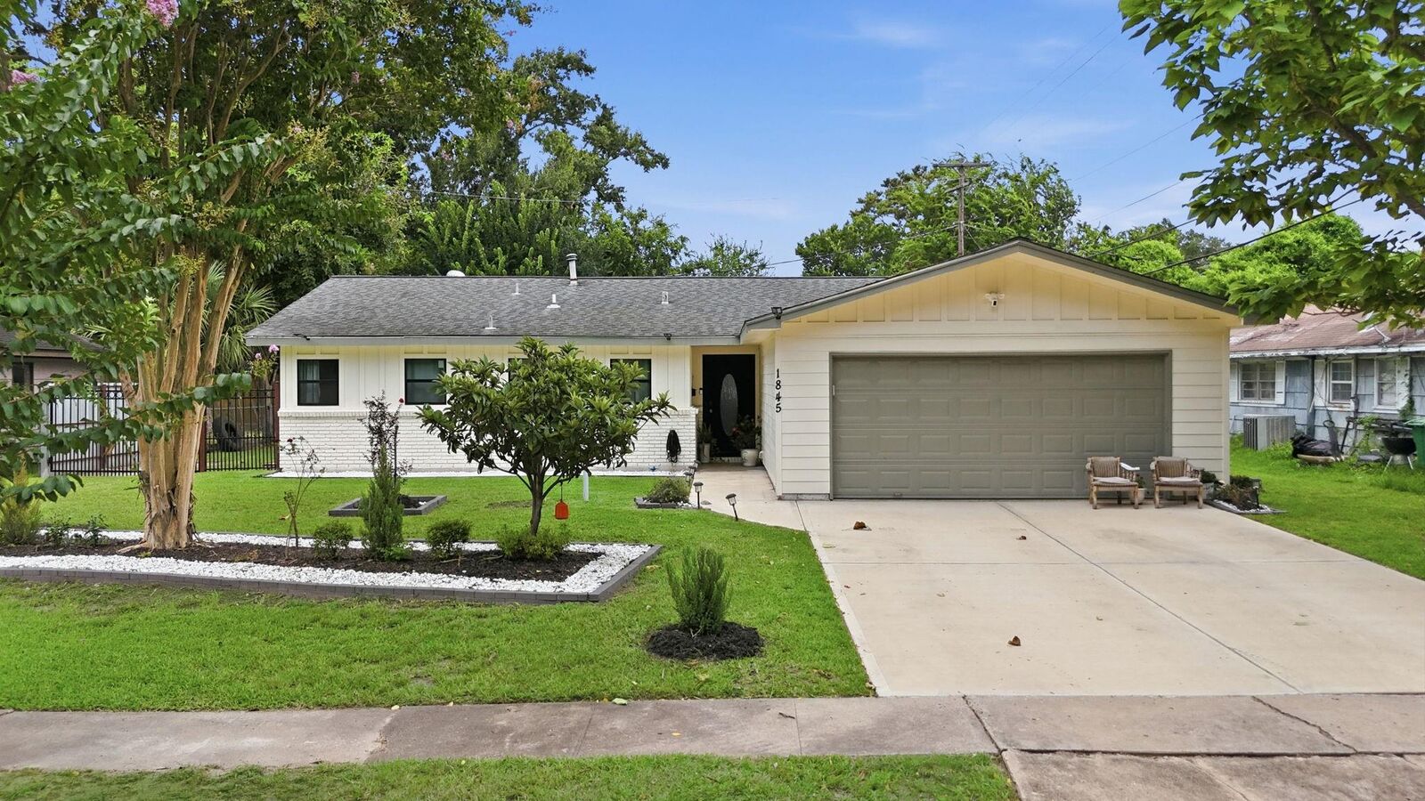 Property Photo: 1845 Westcrest Drive TX 77055