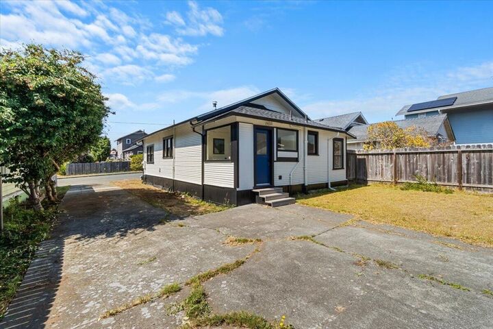 Property Photo:  1721 West Avenue  CA 95501 