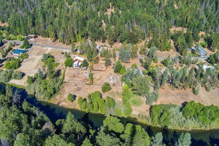 Property Photo:  540 Reo Lane  CA 96024 