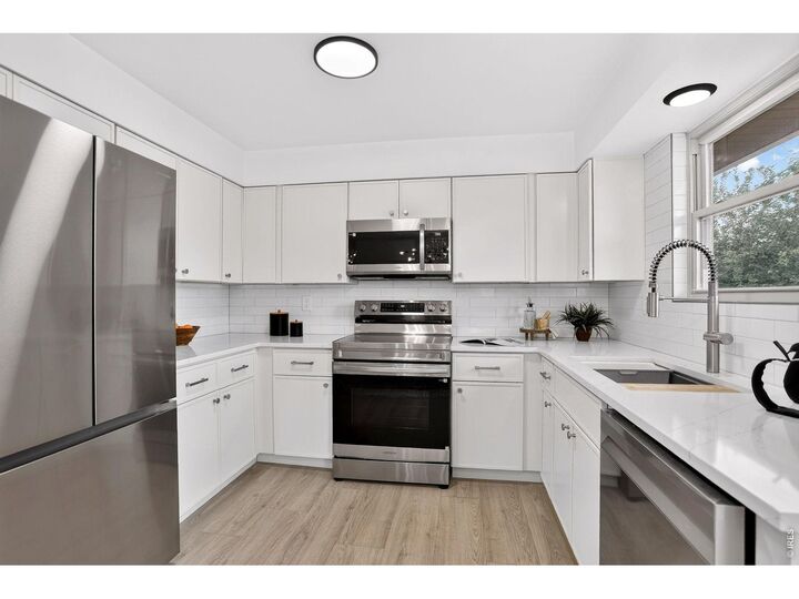Property Photo:  924 Tony Pl  CO 80501 