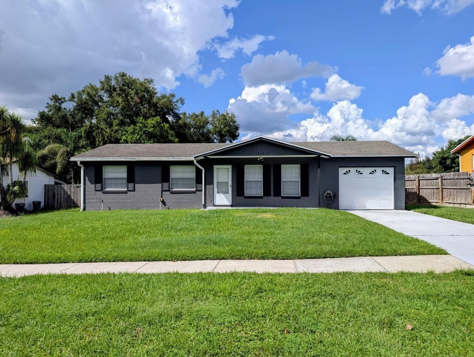 Property Photo:  1431 Rolling Green Drive  FL 32703 