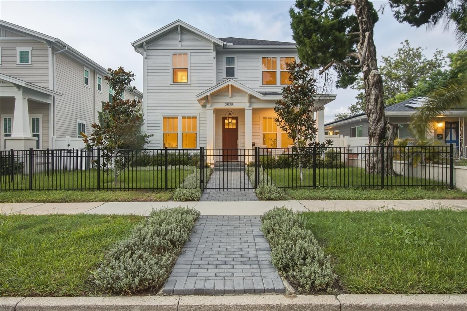 Property Photo:  2525 Dartmouth Avenue N  FL 33713 