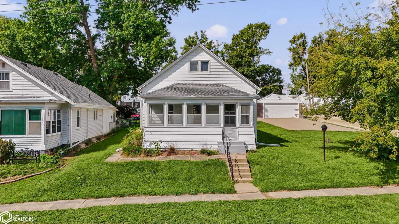 Property Photo:  327 N Gertrude Street  IA 52601 