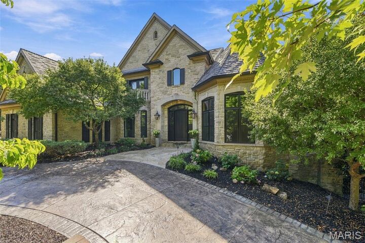 Property Photo: 26 Allegro Lake Estates Drive MO 63141