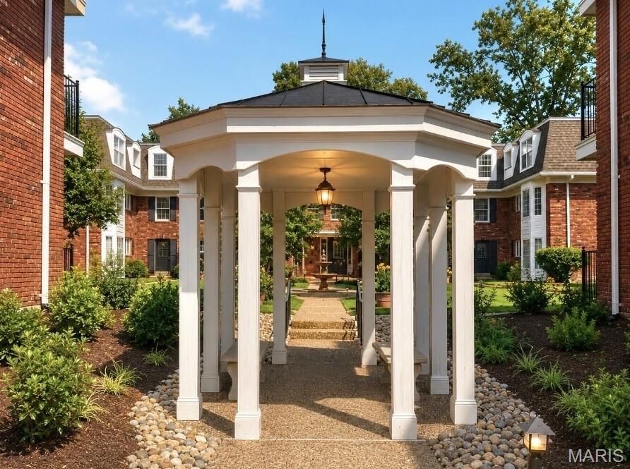 Property Photo:  528 N Kirkwood Road 3B  MO 63122 