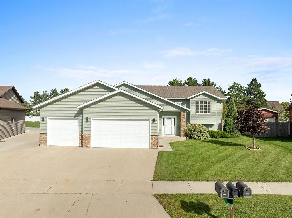 Property Photo:  1905 26th St SW  ND 58701 