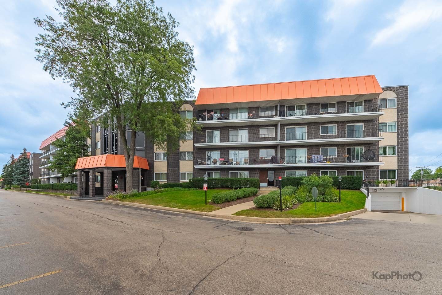 Property Photo:  4949 Golf Road 105  IL 60077 
