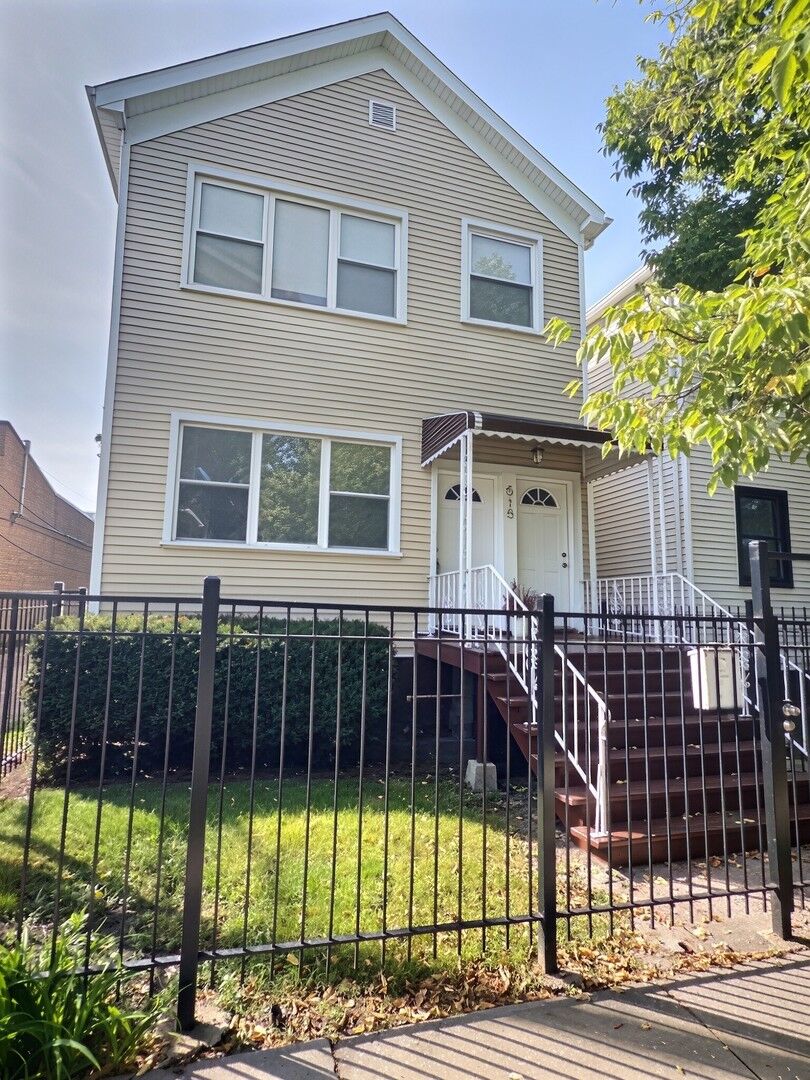 Property Photo:  515 W 40th Place 1  IL 60609 