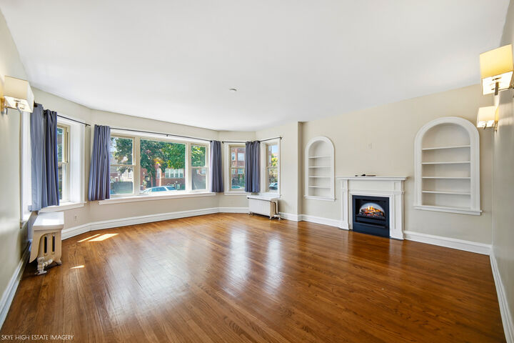 Property Photo:  8215 S Evans Avenue  IL 60619 