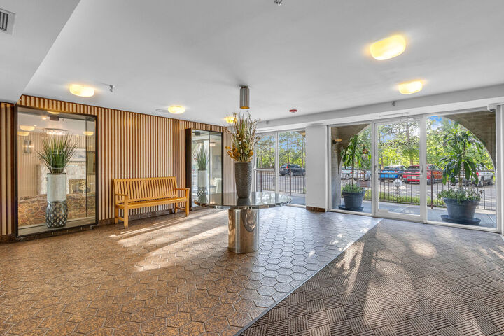 Property Photo:  6400 N Cicero Avenue 416  IL 60712 