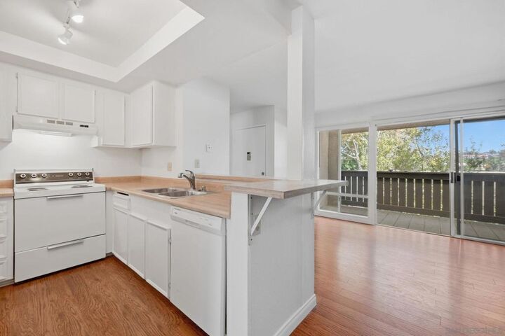 Property Photo: 155 W Glaucus C CA 92024