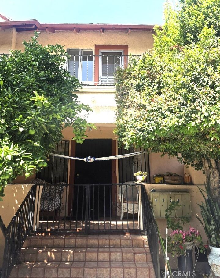 Property Photo:  1437 Bonnie Brae Street  CA 90006 