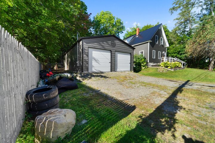Property Photo:  1 Oak Street  ME 04463 