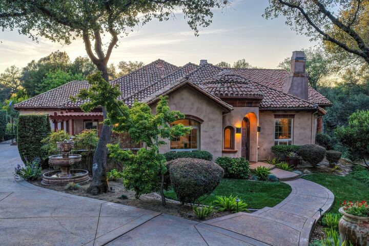 Property Photo: 6061 Greystone Place CA 95746