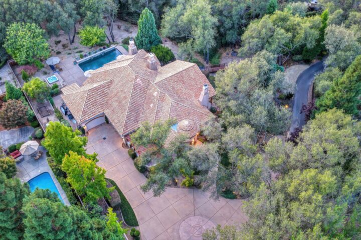 Property Photo: 6061 Greystone Place CA 95746