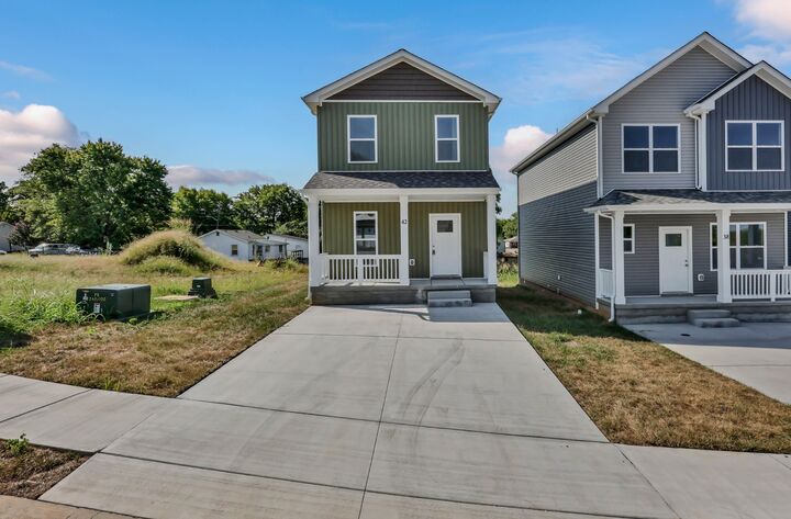 Property Photo: 42 Dixon Dr TN 37040