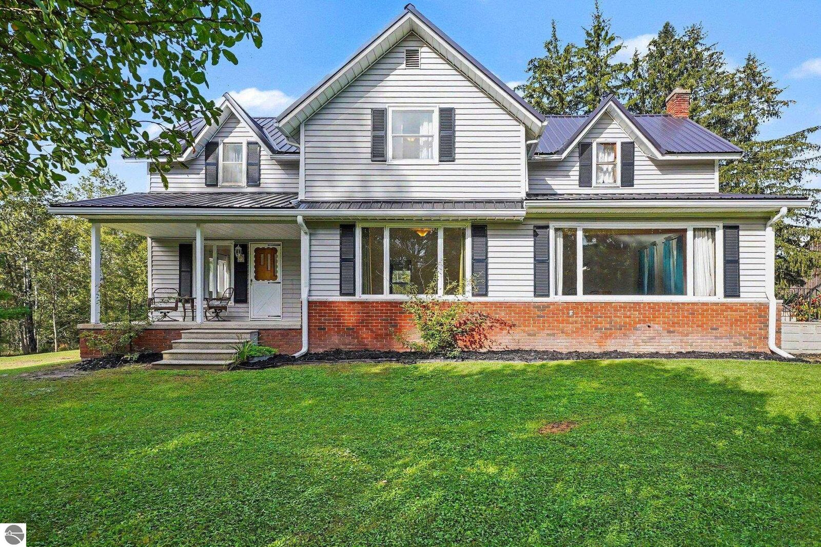 Property Photo: 476 S Fairview Road MI 48661