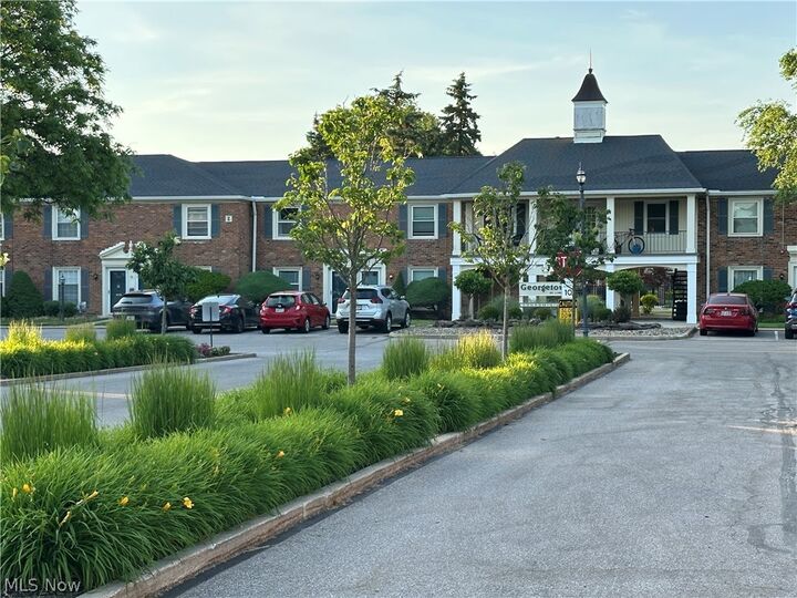 Property Photo:  2212 Glouchester Drive  OH 44124 